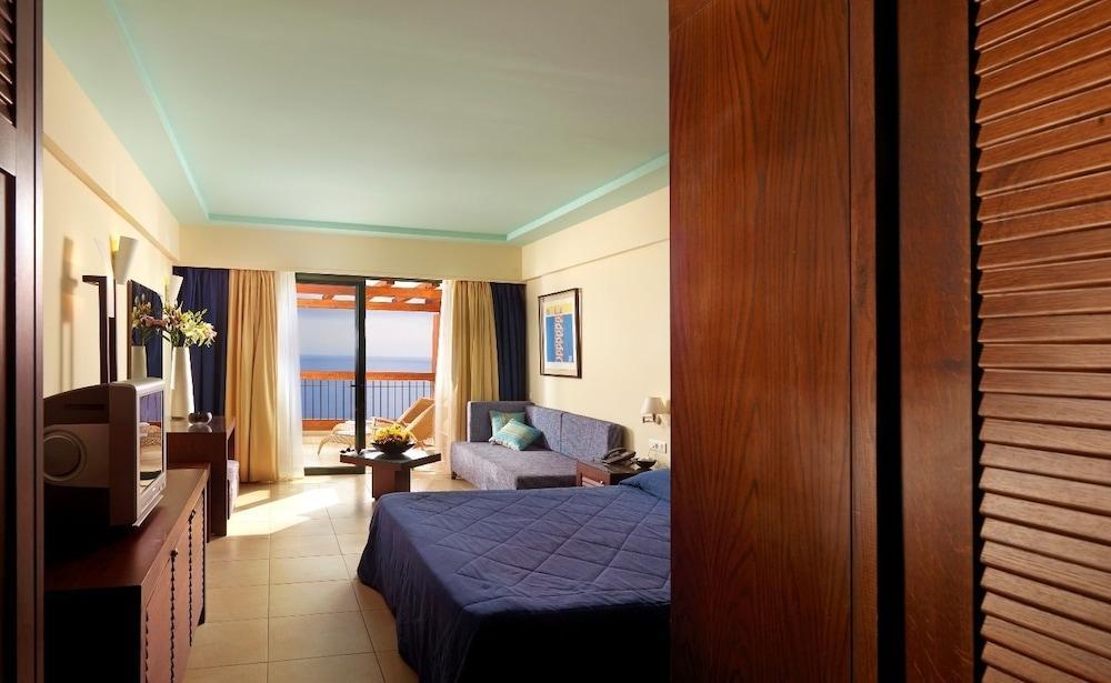 Louis Apostolata Island 5*